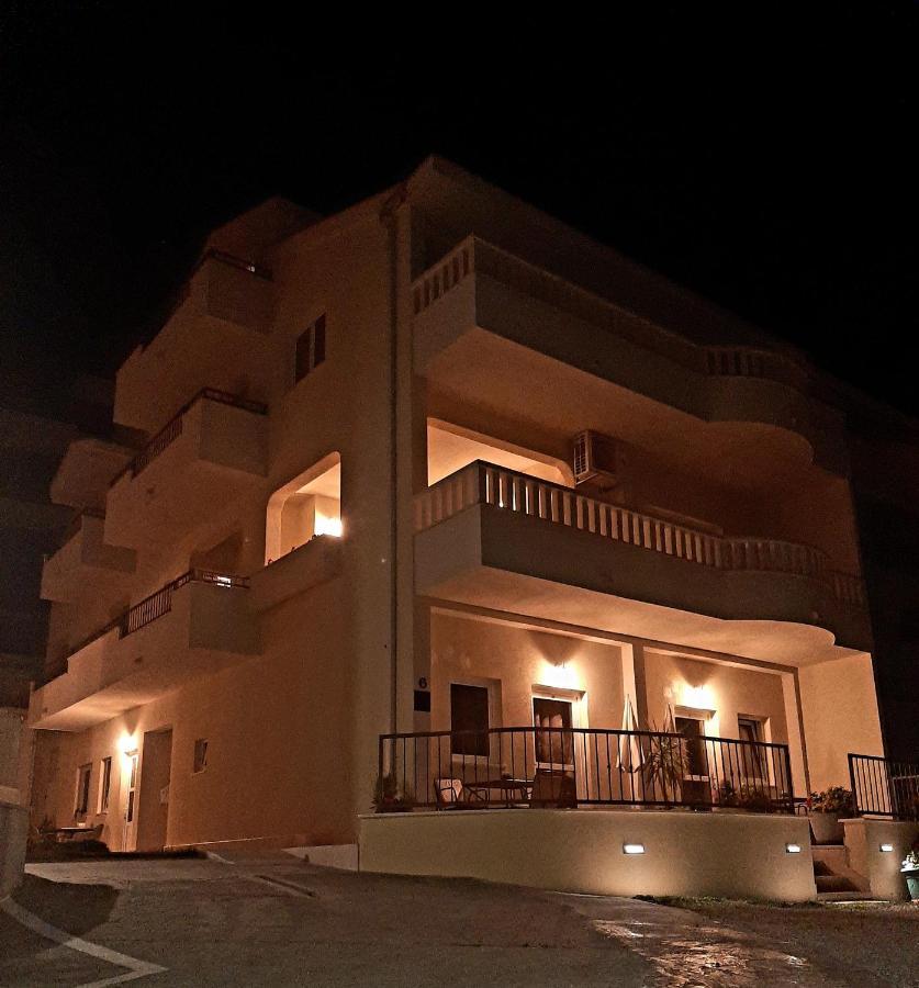 Apartments Akmadzic Makarska Exterior foto