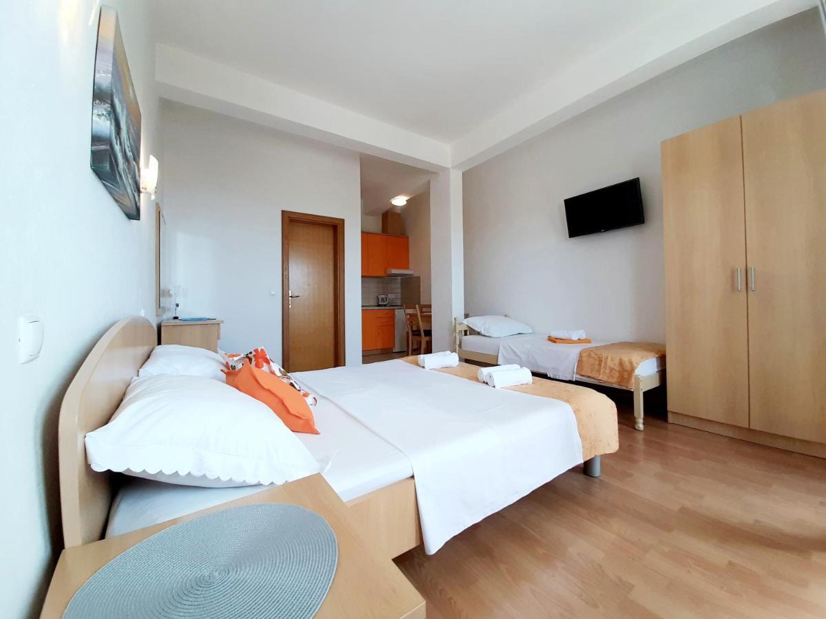 Apartments Akmadzic Makarska Exterior foto